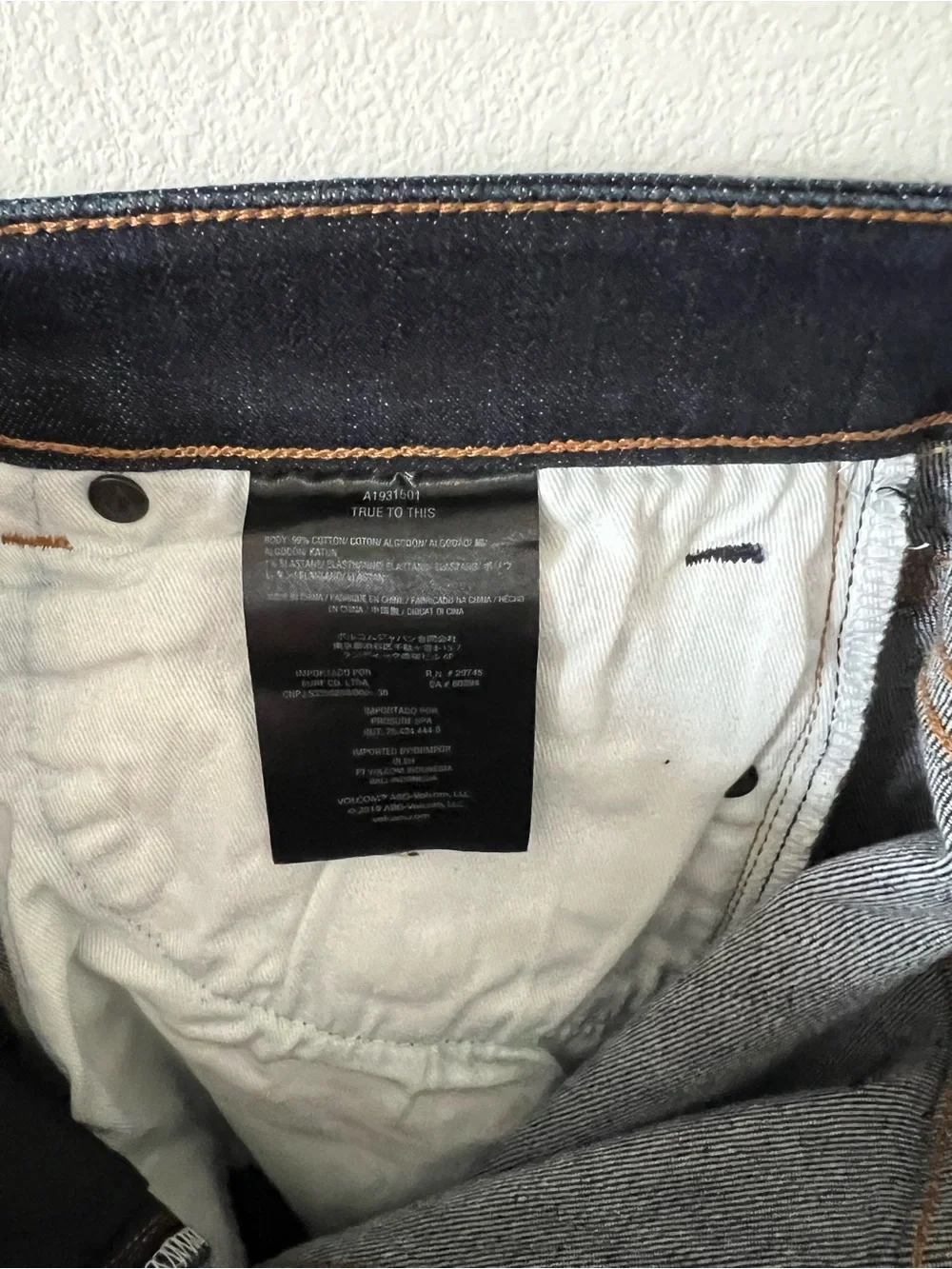 Volcom Men's Dark Blue Vorta Slim Straight Jeans Sz 30
